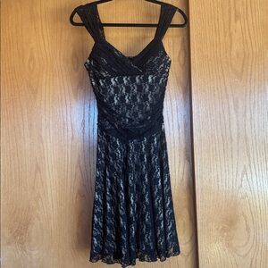 Windsor Stretch Lace Cocktail Dress